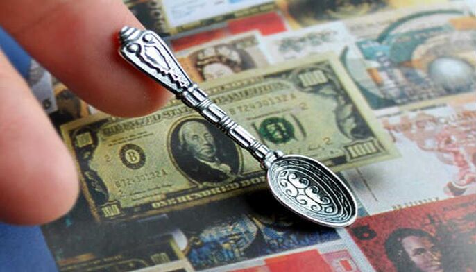 Spoon a piece for the money