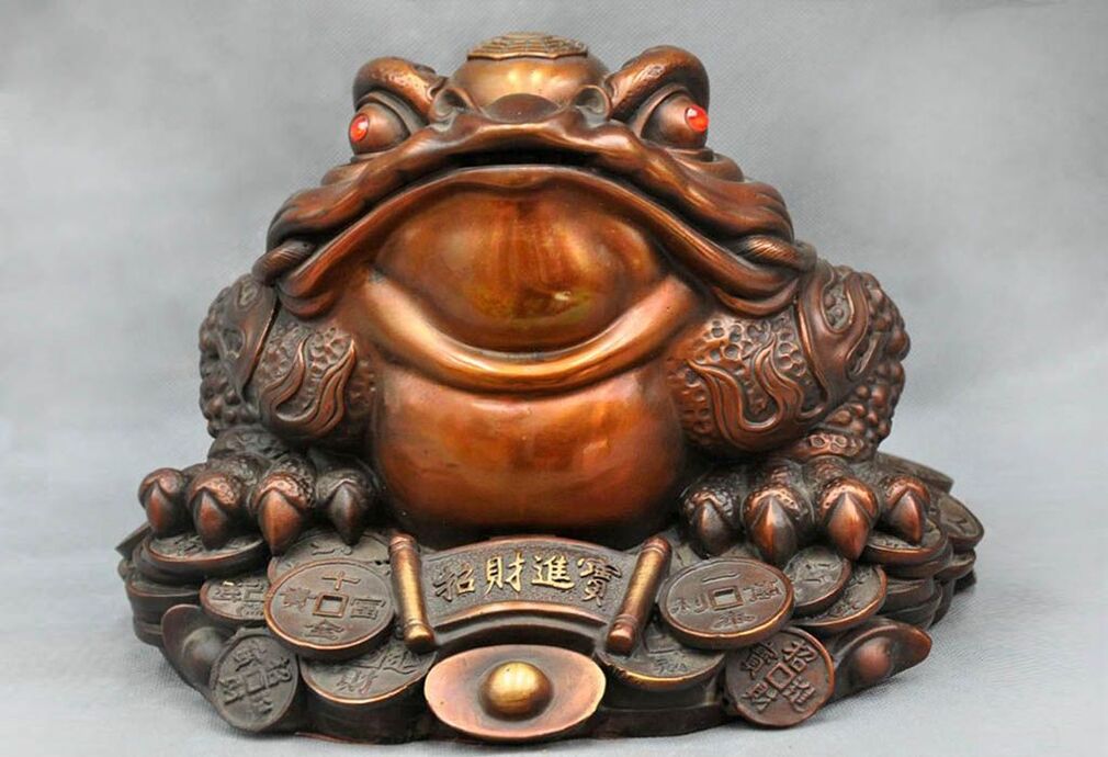 A three-legged toad for money