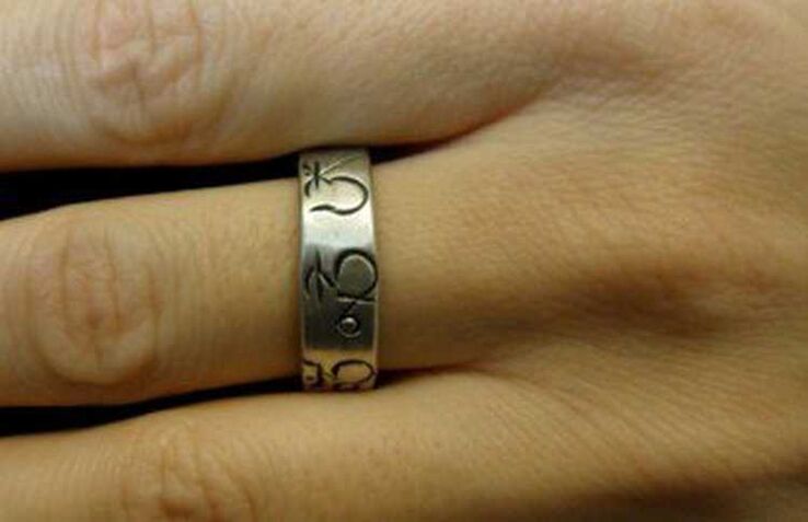 A ring as an amulet of success